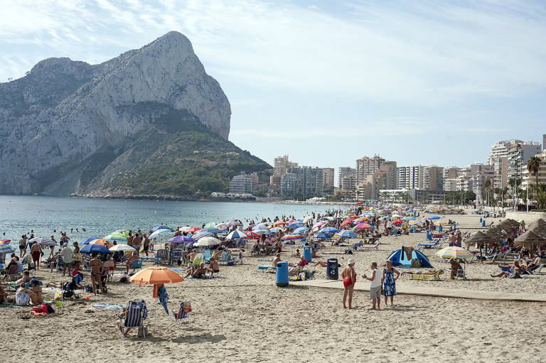 El brote de Calp: 17 jóvenes vascos que llevan diez días confinados en un chalé