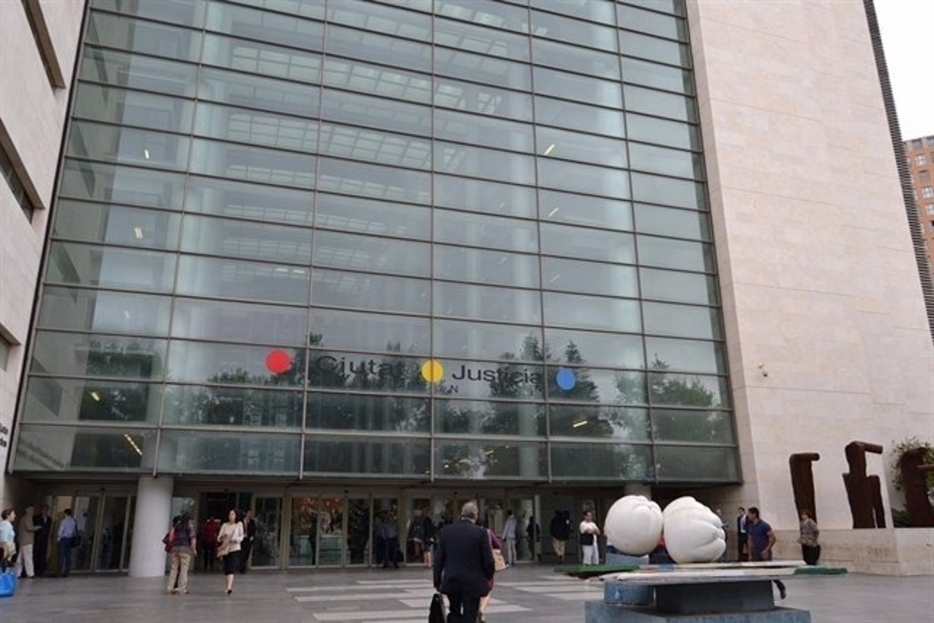 El positivo de una funcionaria en la Ciudad de la Justicia obliga a desinfectar zonas de trabajo