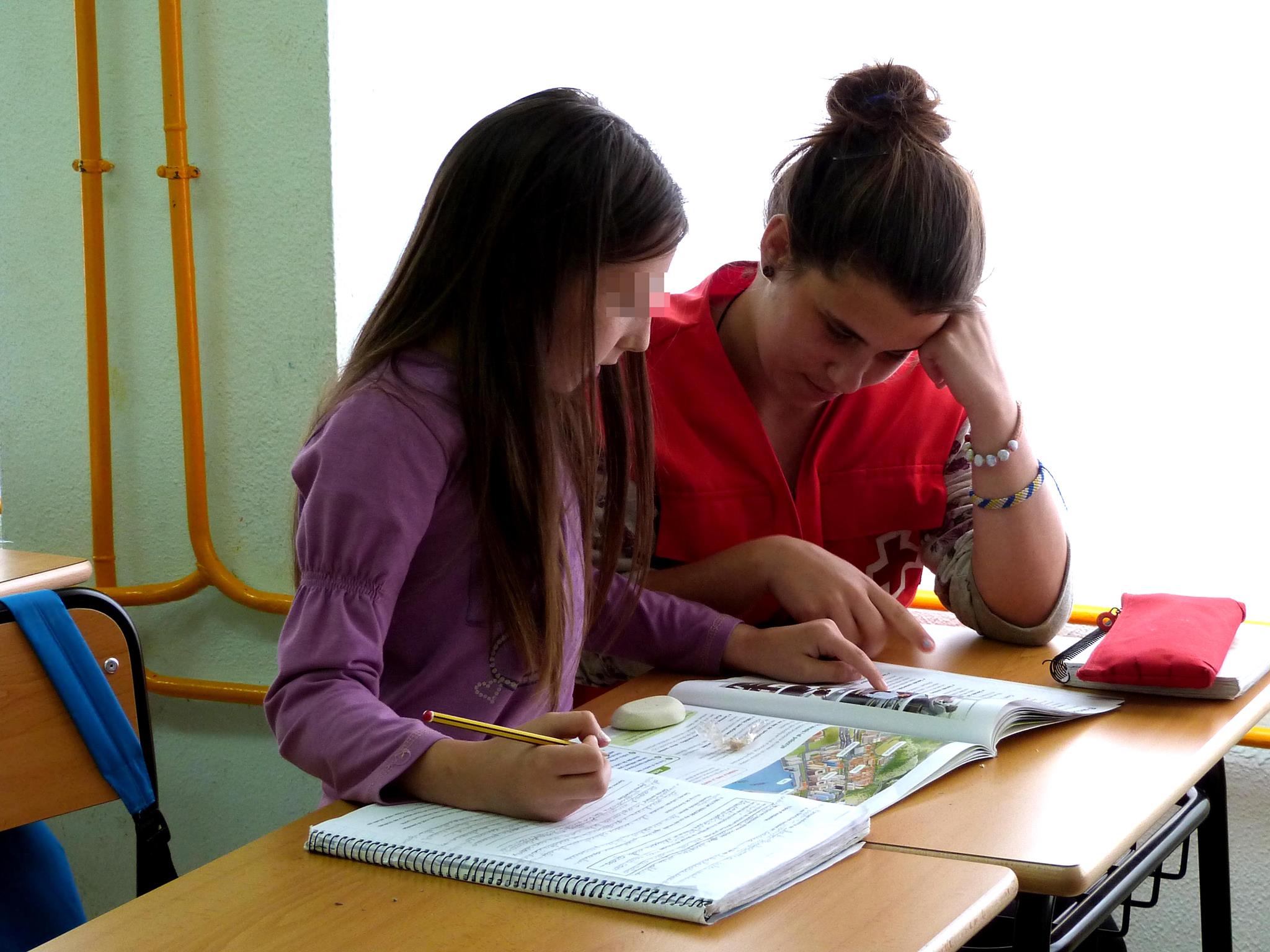 Carrefour y Cruz Roja inician una campaña a favor de la infancia en riesgo social de Castellón 