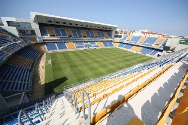 Casi 600 aficionados franjiverdes animarán al equipo en Cádiz