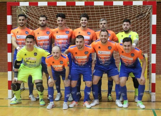 Dieciséis equipos se inscriben en el grupo XIII de Tercera División