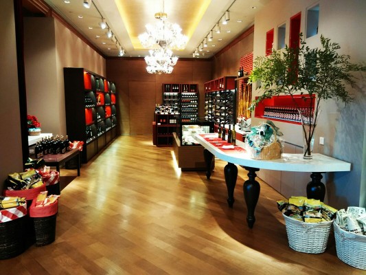 El Corte Inglés empieza a vender en China  productos de alimentación ‘made in Spain’