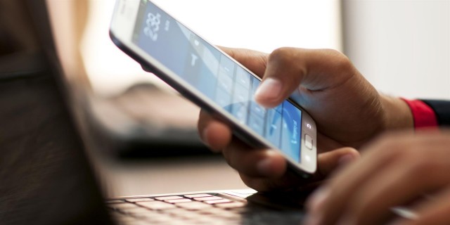 La pandemia acelera la digitalización del comercio minorista, según constata un congreso de la UV
