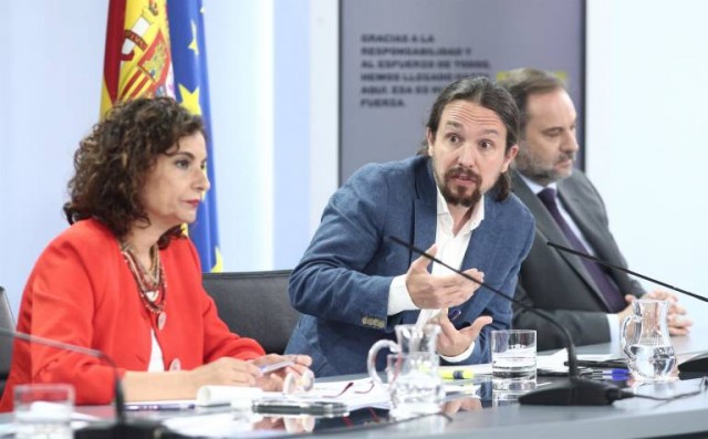 Iglesias matiza a Montero y afirma que el Gobierno estudia dar la baja a padres con hijos en cuarentena
