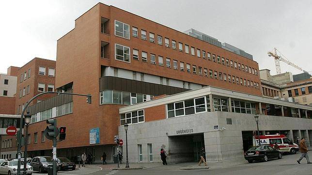 Detenido un hombre por agredir a dos médicas de Urgencias en el Hospital Clínico de València