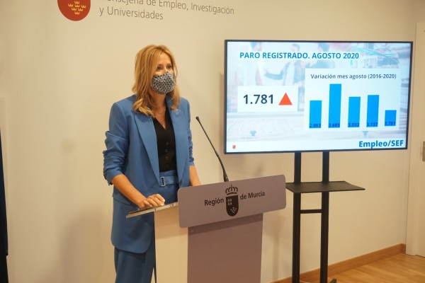 La directora del Sef destaca que es la menor subida del desempleo en agosto en cinco años