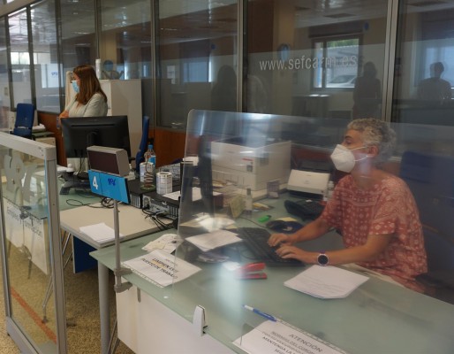 Las oficinas del SEF atienden a 5.800 personas y gestionan más de 20.000 consultas en agosto
