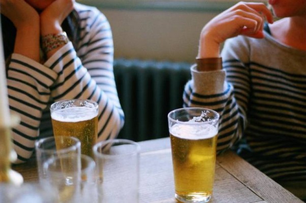 Una investigación demuestra que el efecto adictivo del alcohol se modifica cuando hay dolor
