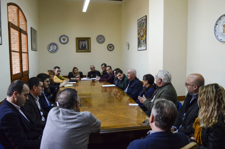 Imagen de archivo de una reunión de la  comisión especial para la lucha contra el incivismo, la suciedad y las molestias en Vila-real. - 