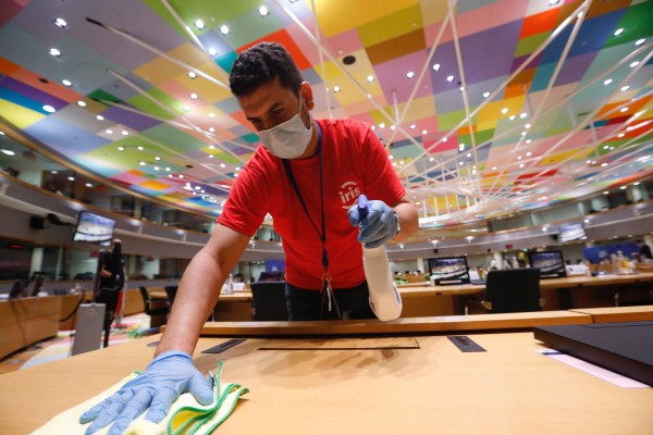La UE marca el camino: tomará la temperatura a trabajadores y visitantes en todos sus edificios
