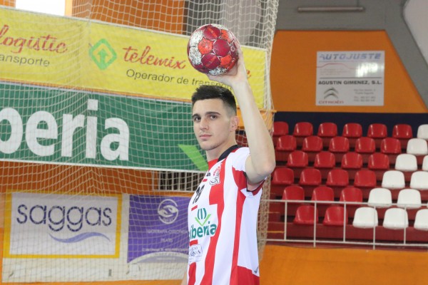 Lucas Aizen ya está en el Ovni
