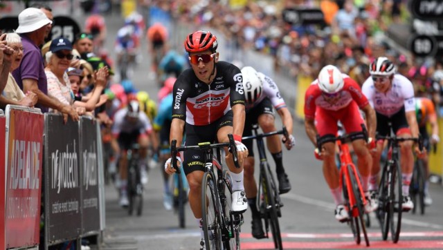Ewan gana el esprint de Sisteron y Alaphilippe sigue de líder
