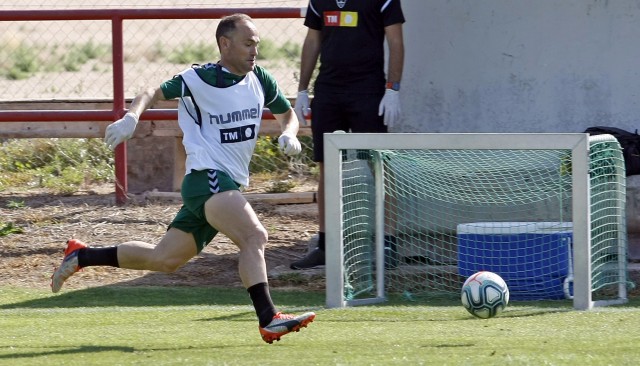 Los jugadores del Elche se realizan esta semana los test previos al regreso al trabajo
