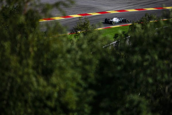 La lluvia en Spa amenaza el dominio de Mercedes