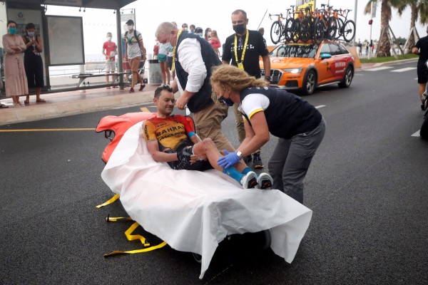 El alicantino Rafa Valls abandona en el Tour con fractura de fémur
