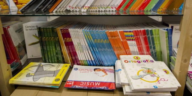 Dos emprendedores valencianos crean una web para poder vender libros de texto de segunda mano