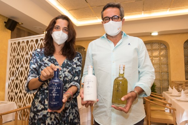 El licor de limón, sin aditivos ni conservantes, que recoge los aromas y los sabores de la Vega Baja