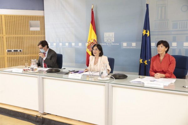 Celaá pacta con las autonomías 29 medidas y cinco recomendaciones para la 'vuelta al cole'