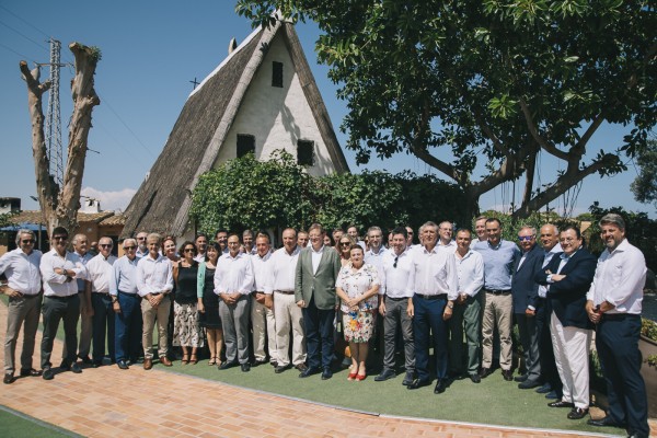 Los empresarios cambian la paella de inicio de curso con Puig en El Palmar por una videollamada