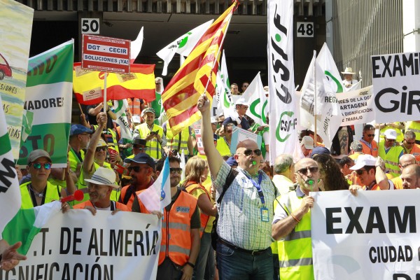 Examinadores de tráfico de toda España se concentran en Madrid