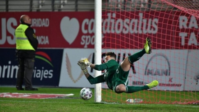 Tanis Marcellán estará cuatro semanas de baja en el Murcia por lesión y Yeray sufre un cólico nefrítico