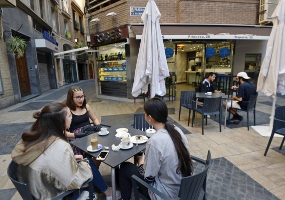 División en la hostelería: Hostecar se desmarca de la petición de cese de Villegas pedida por Hostemur
