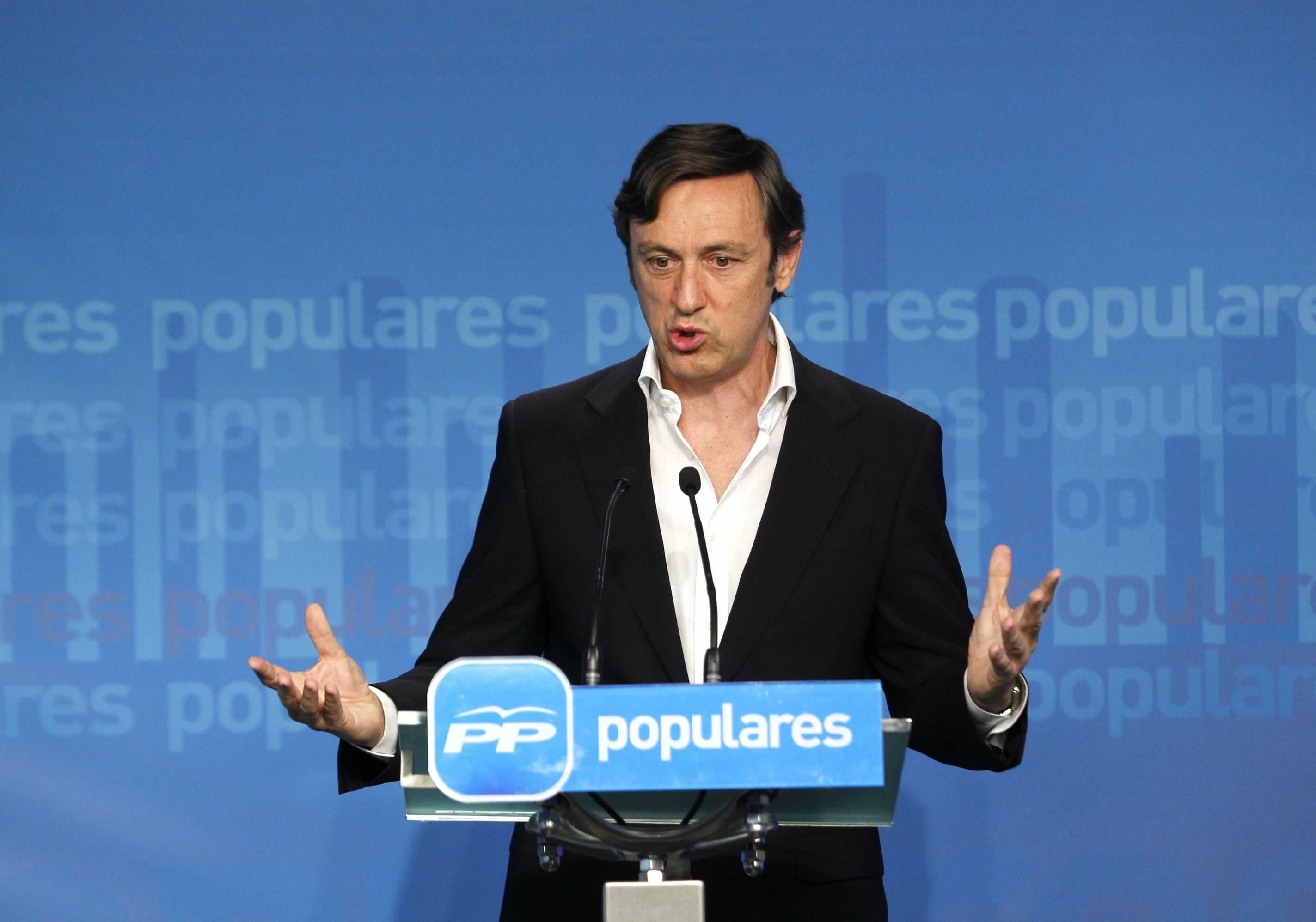 Hernando pide a Sánchez que respete a sus votantes y dialogue con el PP