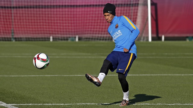 Neymar sufre una pequeña lesión fibrilar y peligra su presencia en el Mundialito