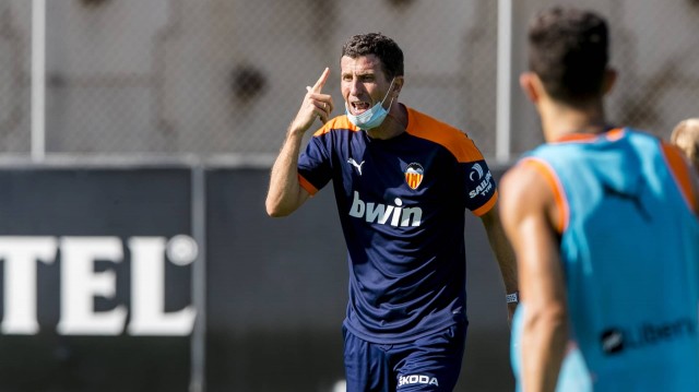 Rodrigo, ausente del entrenamiento grupal del Valencia