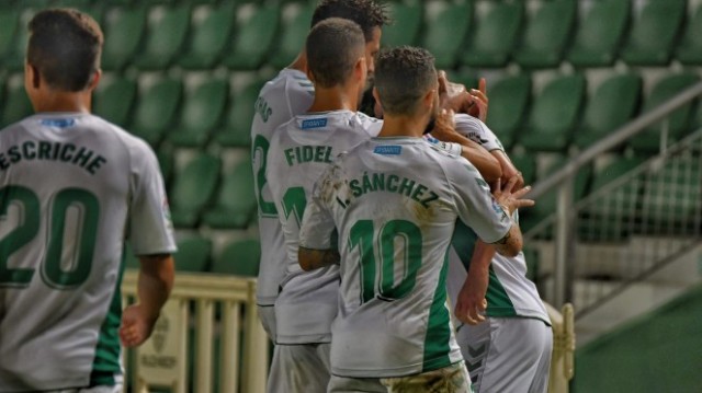 El Elche sustituirá el césped del Martínez Valero para su regreso a Primera