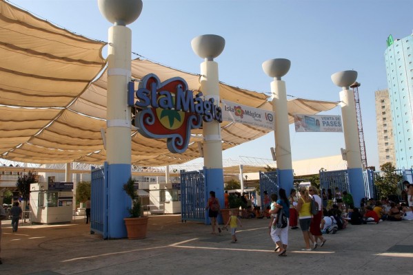 Los parques de atracciones desploman sus ingresos un 80% y piden ayuda al Gobierno