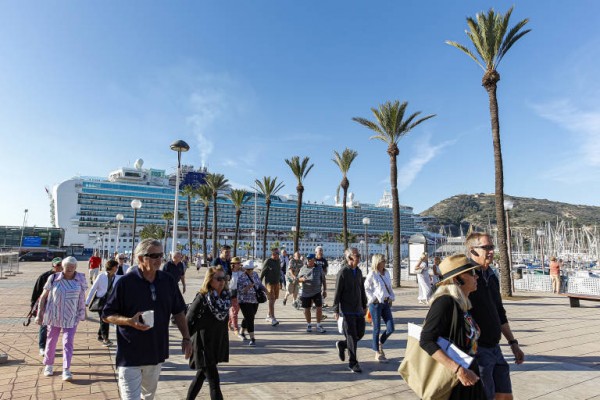 Países Bajos desaconseja viajar a toda España, incluidas las islas Canarias
