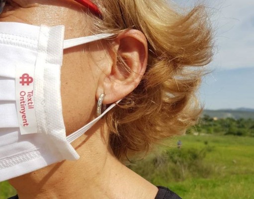 El Ayuntamiento repartirá 5.000 mascarillas de la marca 'Tèxtil Ontinyent' entre los locales hosteleros