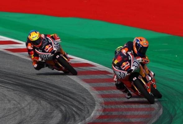 Pedro Acosta sigue intratable en la Red Bull Rookies Cup con cuatro triunfos en cuatro carreras