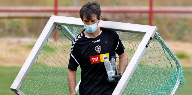 Pacheta, segundo entrenador que asciende al Elche dos categorías tras César
