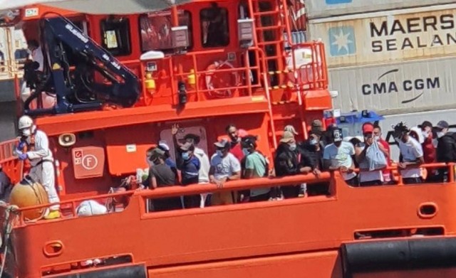 Continúa la oleada de pateras en la Región: interceptan seis con 81 inmigrantes en un día