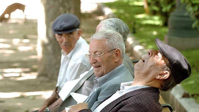 El Gobierno calcula que las pensiones caerán un 4 % cada 10 años, según UGT