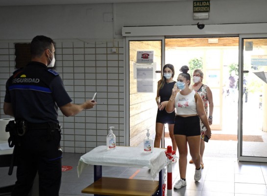 Murcia le planta cara al coronavirus: más vigilancia contra los botellones y más 'puntos covid'