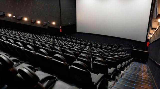 Agridulce apertura de los cines: Espectadores contentos pero la taquilla no responde