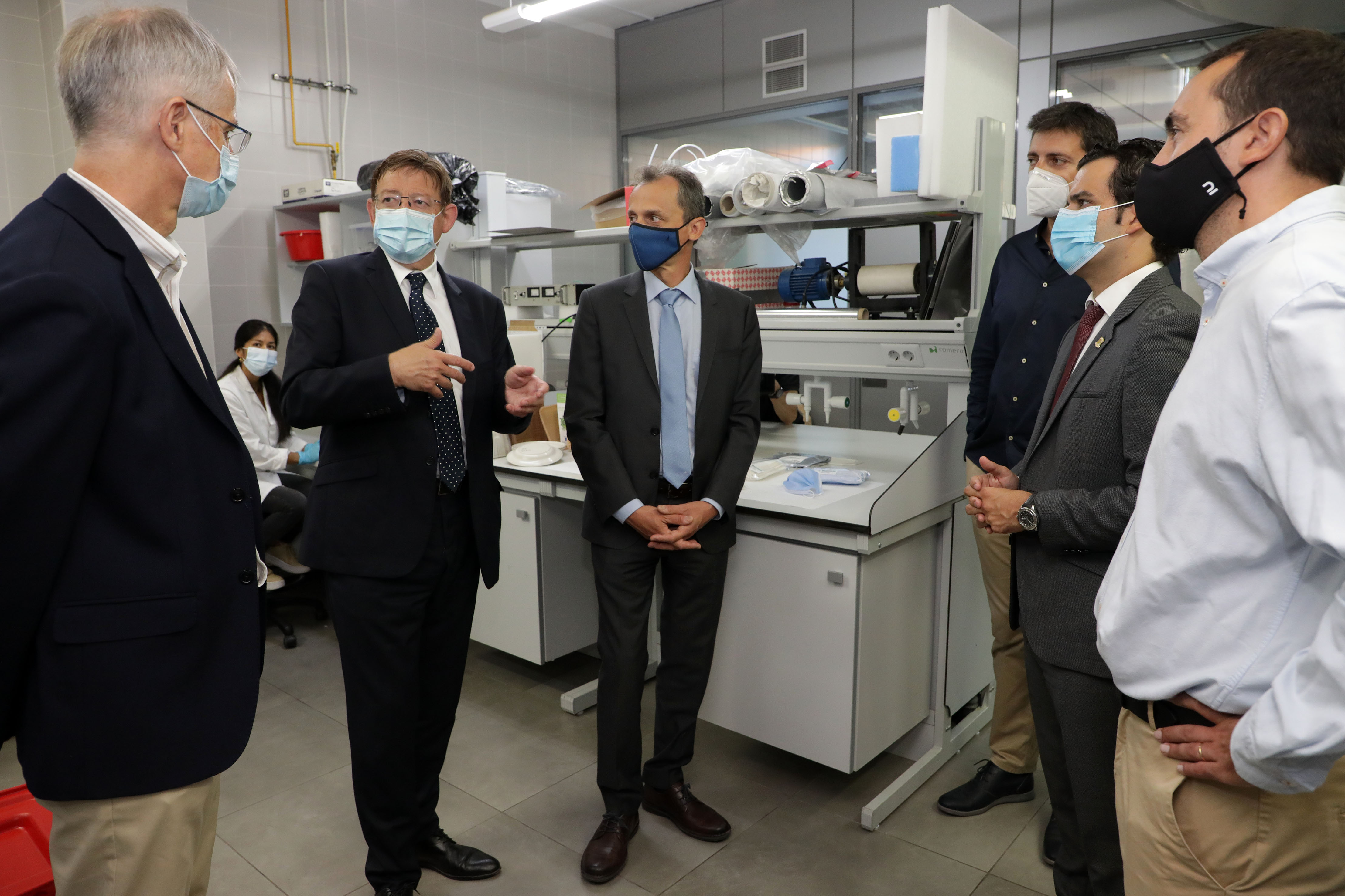 Ximo Puig y el ministro Pedro Duque, este miércoles en Alicante - 