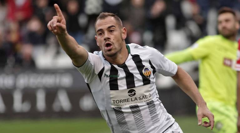 César Díaz, un veterano de la Segunda División para liderar el reto del Castellón en la Liga Smartbank