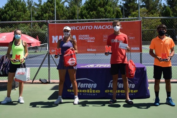 Rafael Segado gana el torneo del Marca Jóvenes Promesas de Villena y María Paredes es finalista