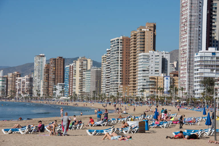 Los destinos turísticos marcan los máximos de este verano con una ocupación entre el 50 y el 64% 