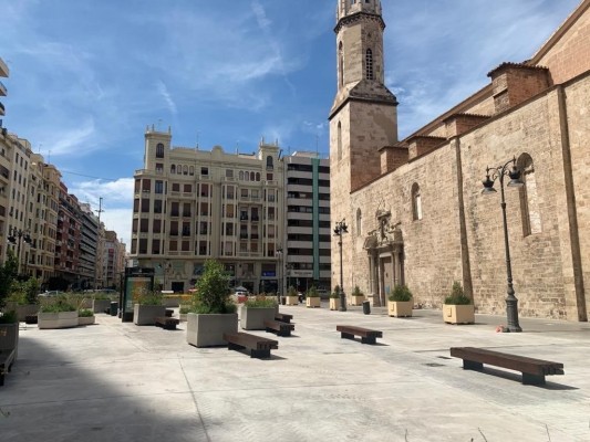 Concluyen las obras de peatonalización provisional de la Plaza de San Agustín de València