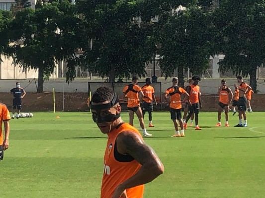 Murthy se vuelve a reunir con la plantilla