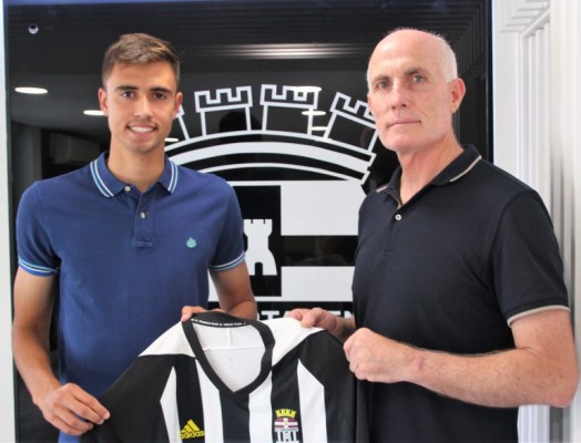 El canterano Uri renueva con el Cartagena hasta el 2023 ya con ficha del primer equipo