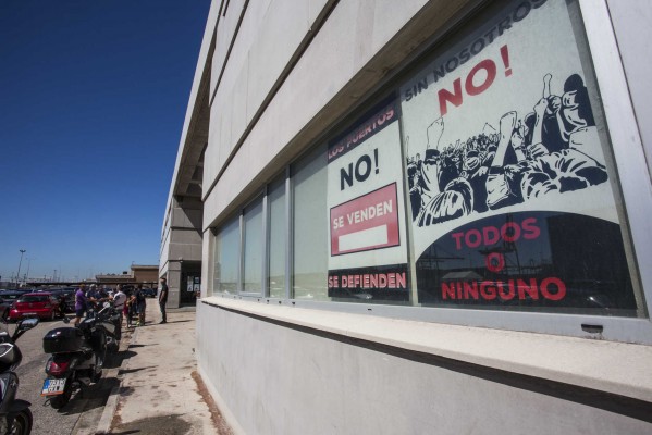 La huelga de la estiba reduce al mínimo la actividad en el Puerto de València