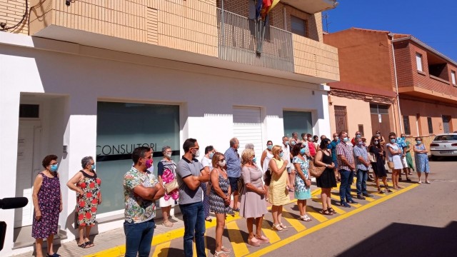 Instituciones y vecinos condenan el crimen de Cabanes y muestran su apoyo a la familia