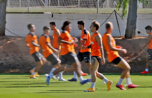 El Valencia propone a la plantilla abonar sus salarios en pagarés ante las dificultades económicas del club