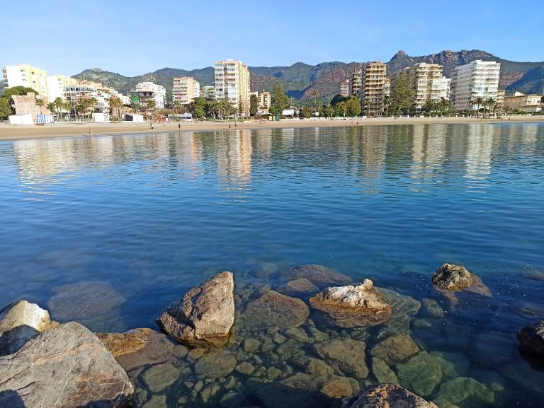 Benicàssim invita a cuidar sus ecosistemas naturales a través de la campaña 'Tú Sumas' 